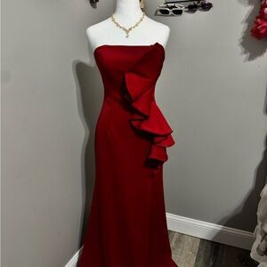 Elegant Red Strapless Evening Gown